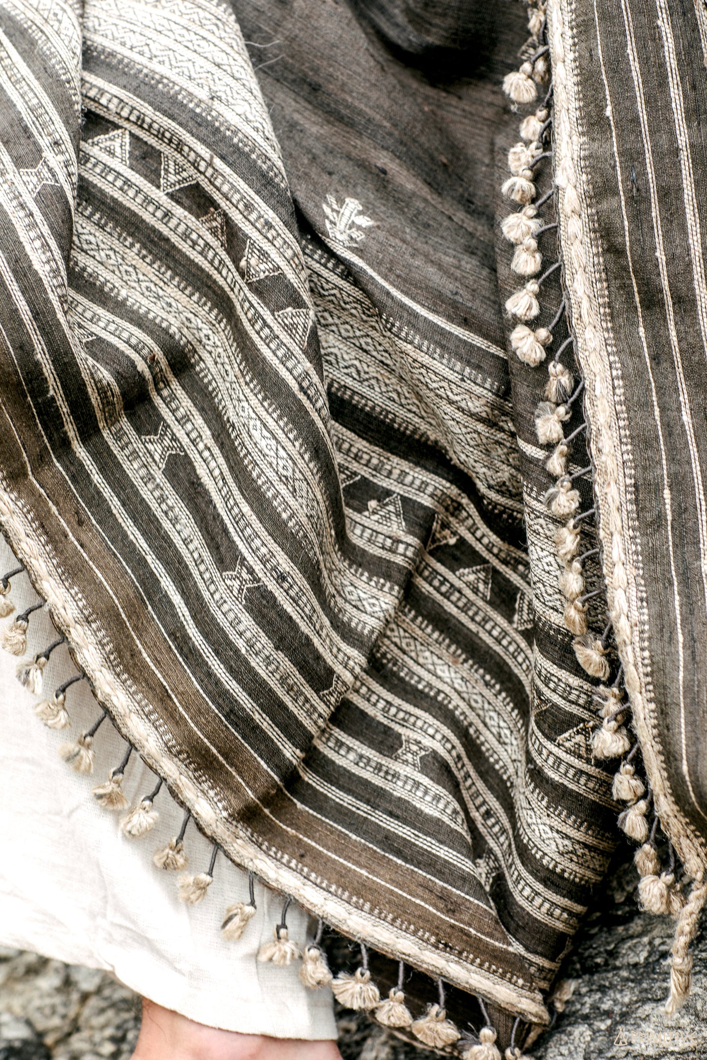 Gujarati Tribal Shawl ⋙ Handwoven Wool & Silk Shawl