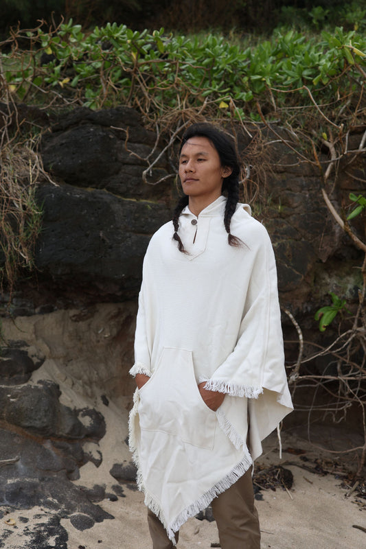 Woll-Poncho mit Kapuze ⋙ Unisex