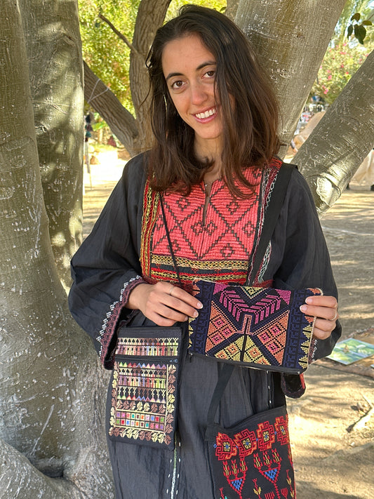 Hand Embroidered Wallet ⋙ Traditional Artisan Craft, Empowering Women