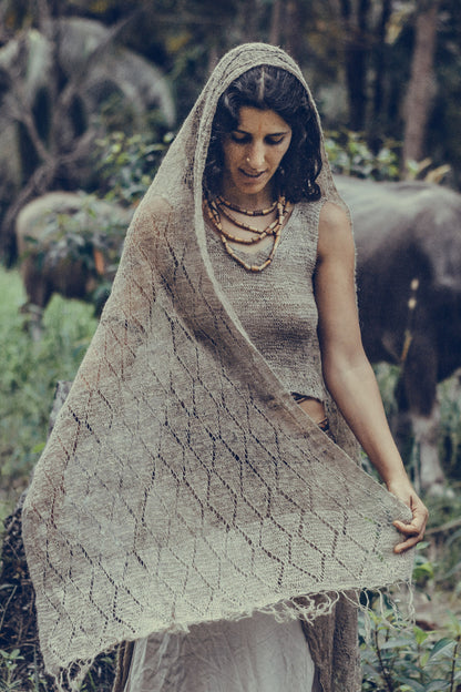 Wilde Himalaya-Nessel-Schal ~ Handgestrickt aus wilder Himalaya-Nessel-Faser ~