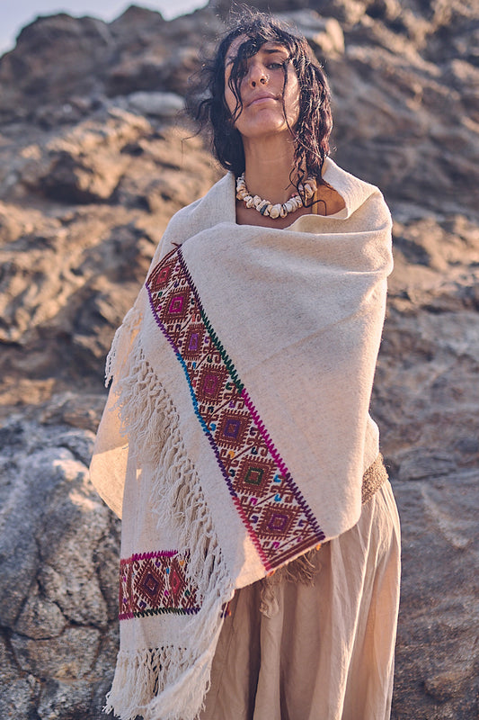 Handloom Wool Shawl ⋙⋘ with Hand Embroidery ⋙⋘