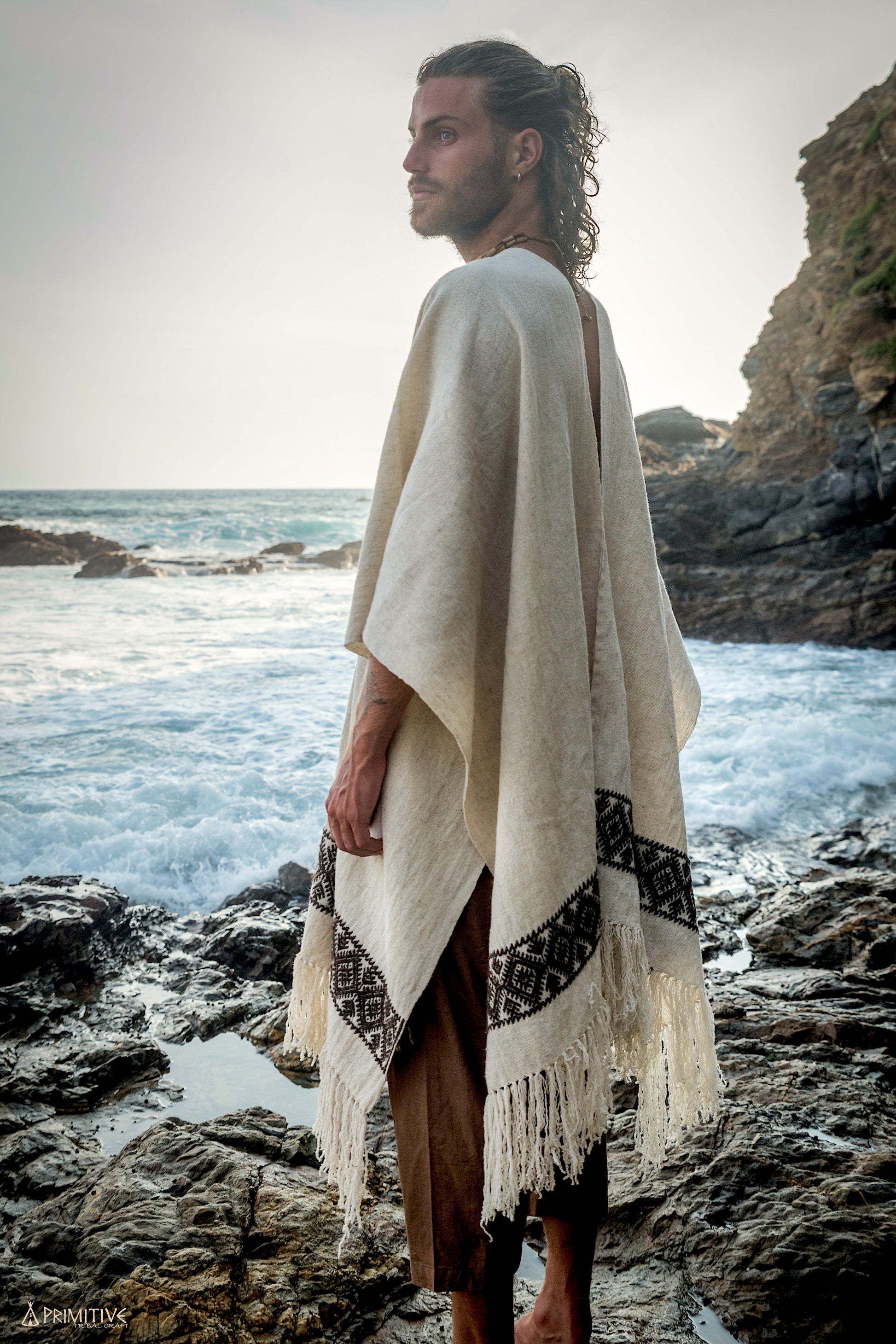 Backstrap Loom Wool Poncho ⋘ with Tribal Patterns ⋙