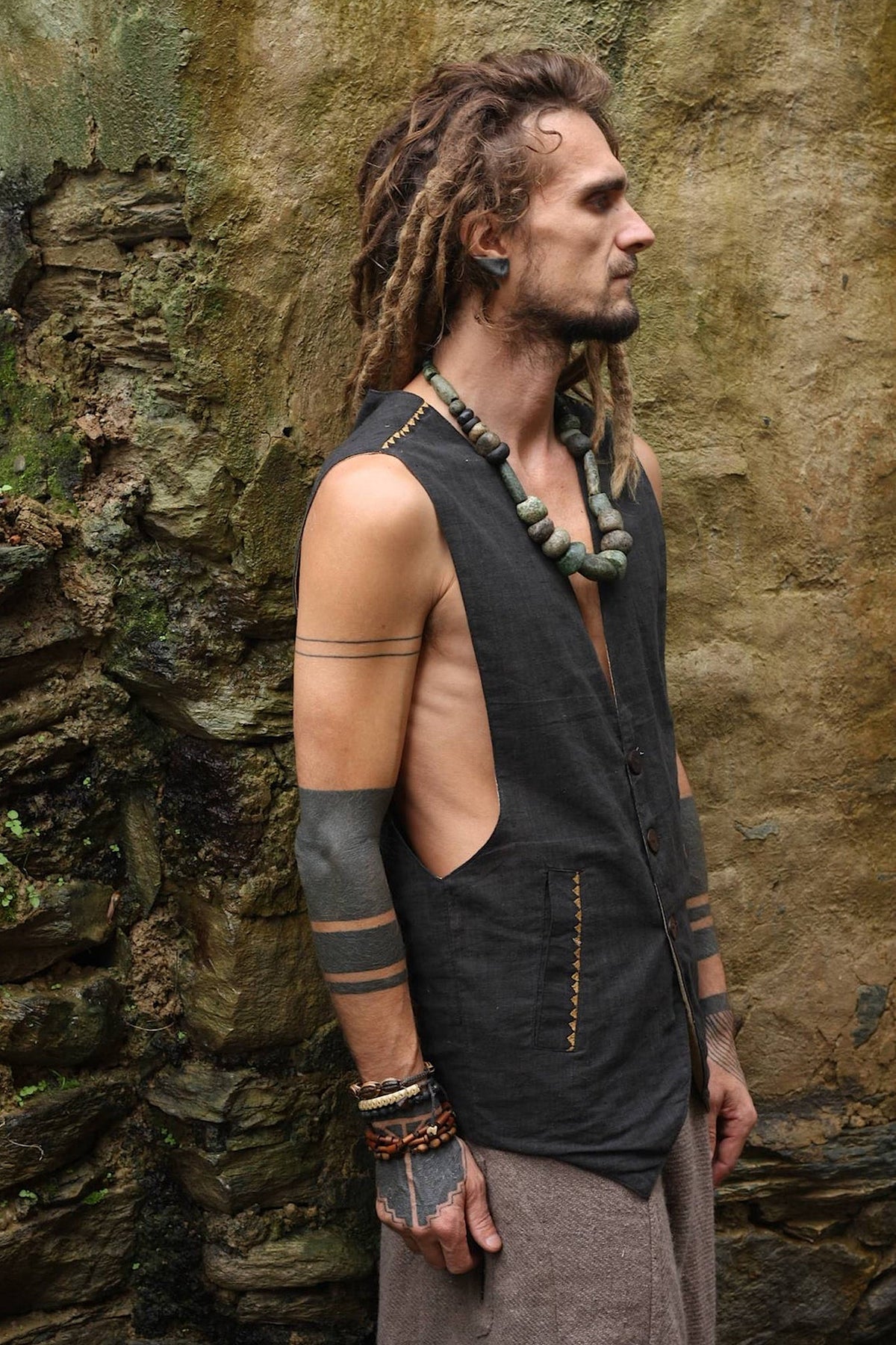 Black Embroidered Vest ⫸ Handwoven Cotton