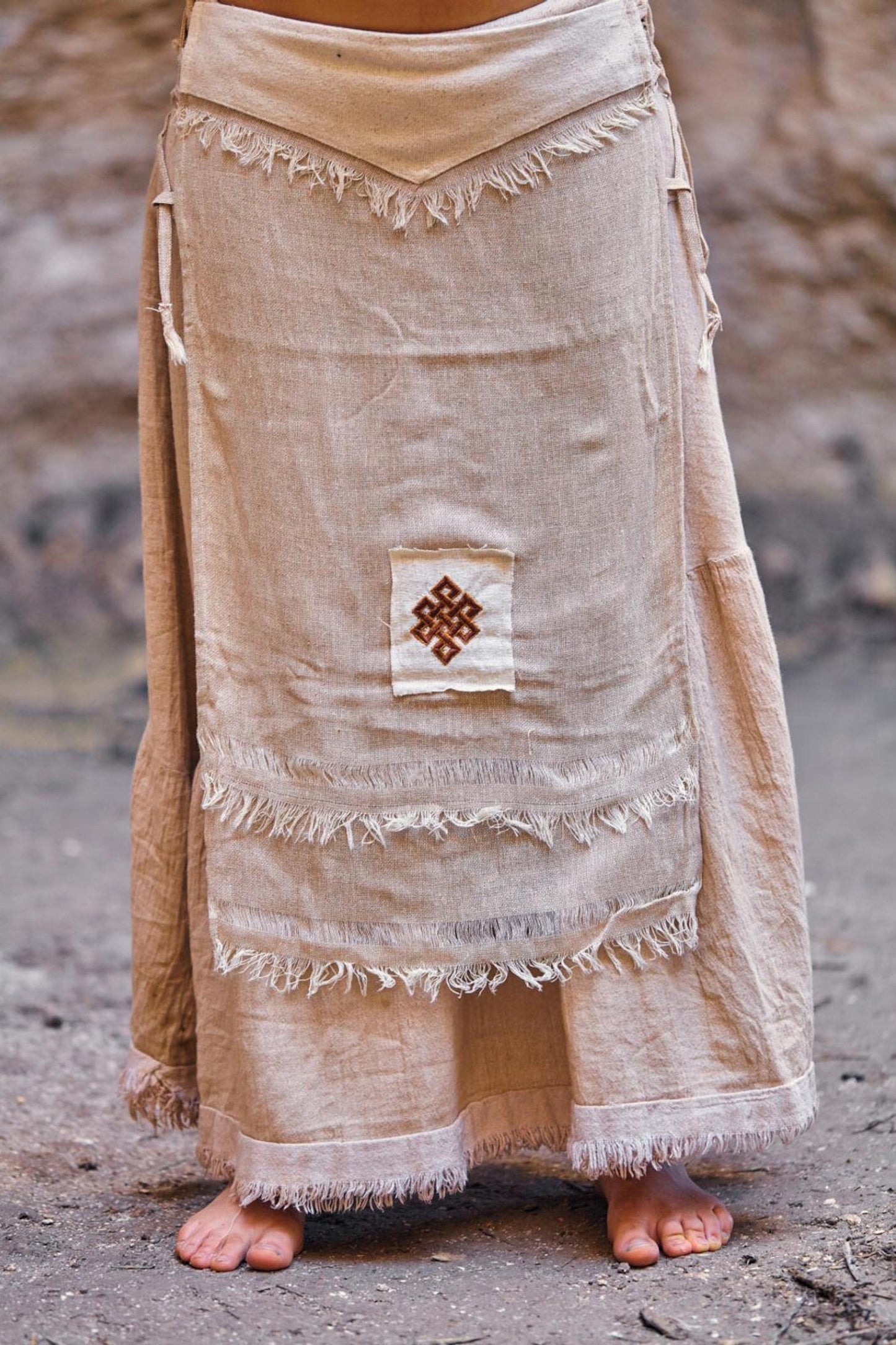 Frayed Cotton Panel Skirt ⫸ with Embroidery Patch