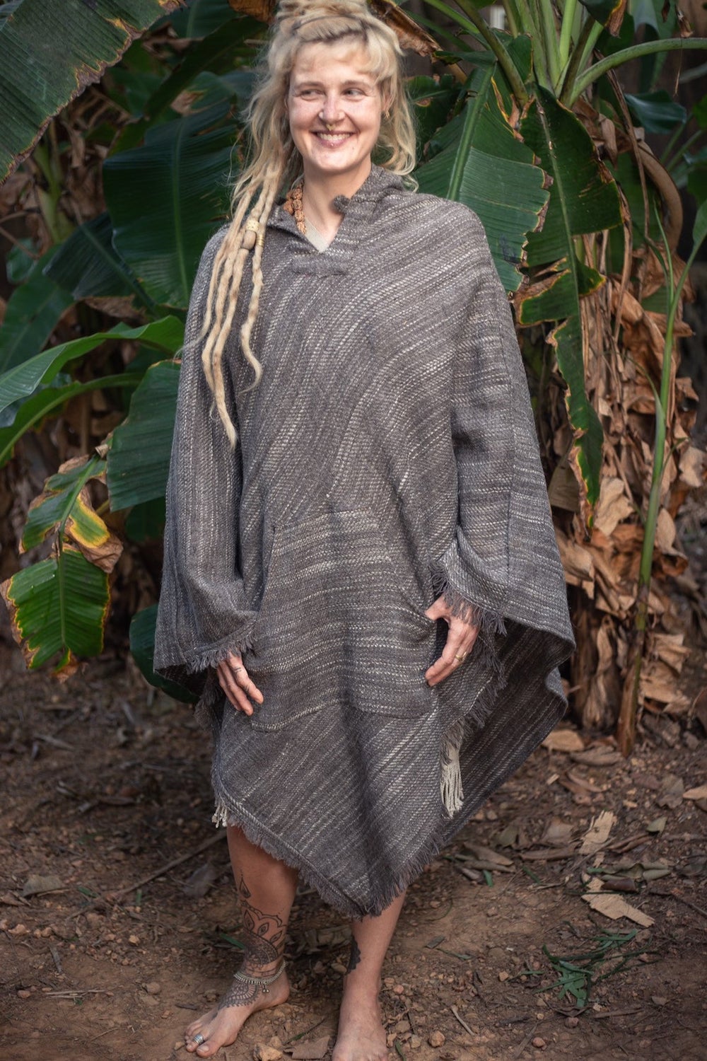 Handwoven Wool Poncho ⫸ 100% Handwoven Natural Wool