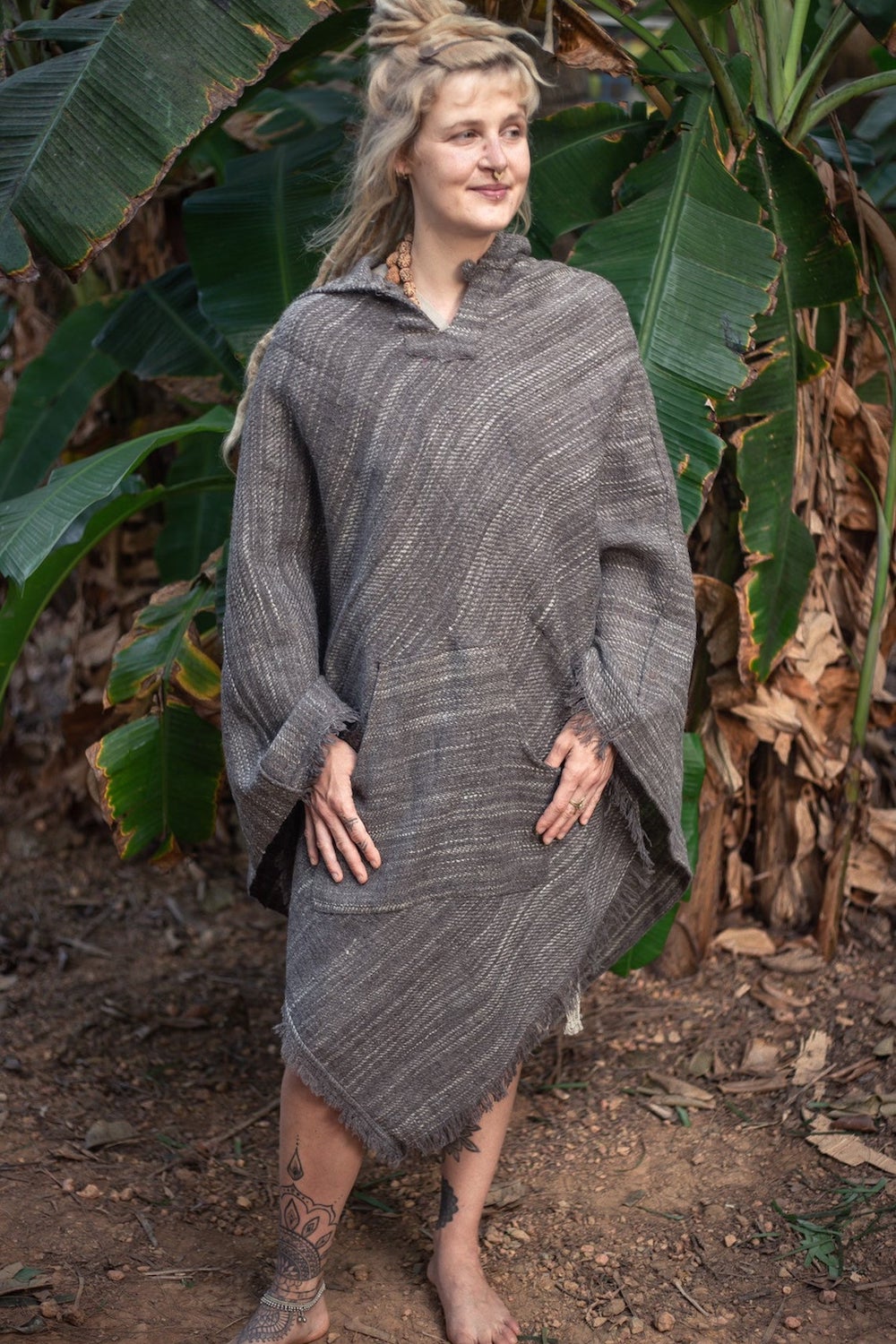 Handwoven Wool Poncho ⫸ 100% Handwoven Natural Wool