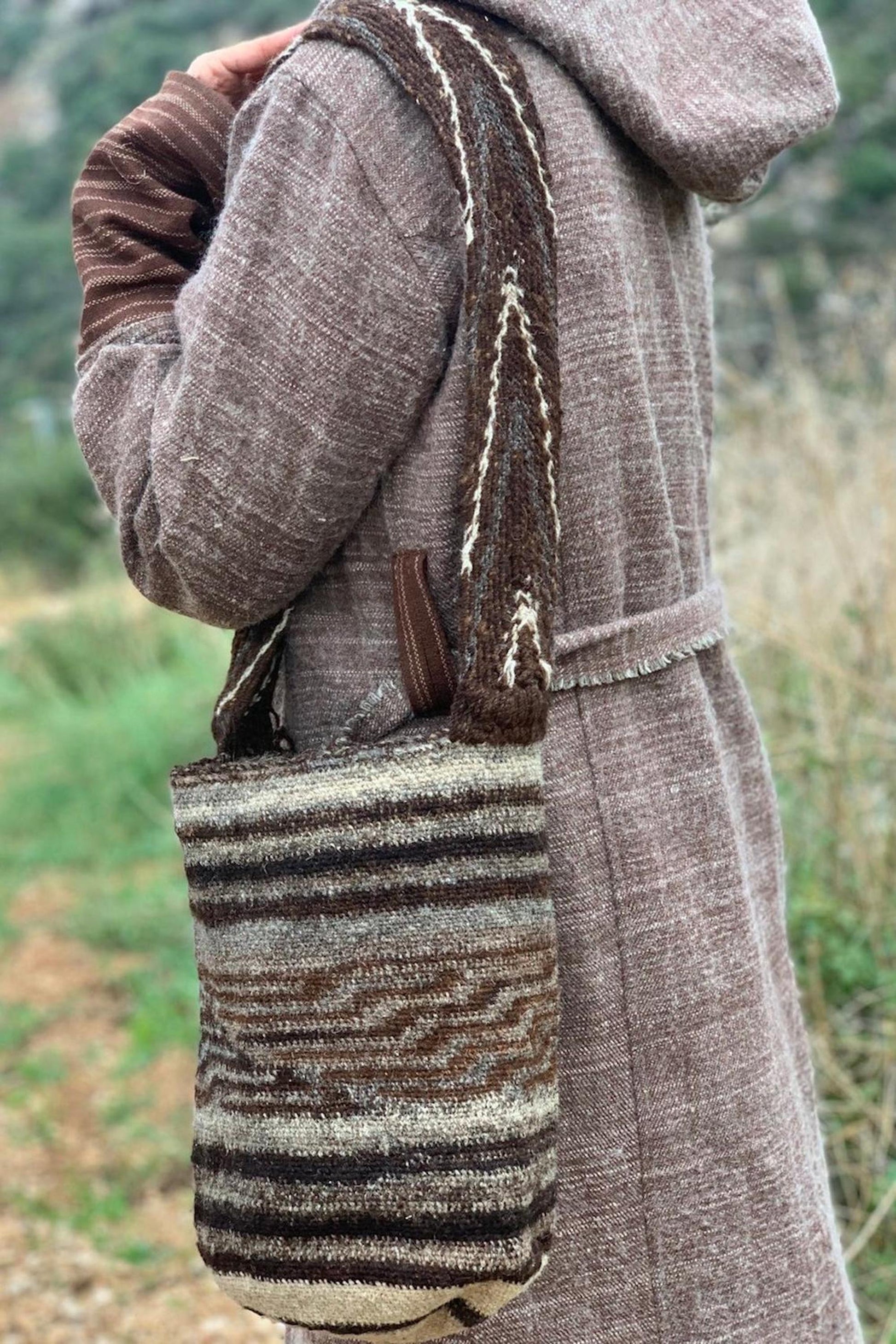 Arhuaco Mochila • Hand stitched Raw Sheep Wool Traditional Mochila