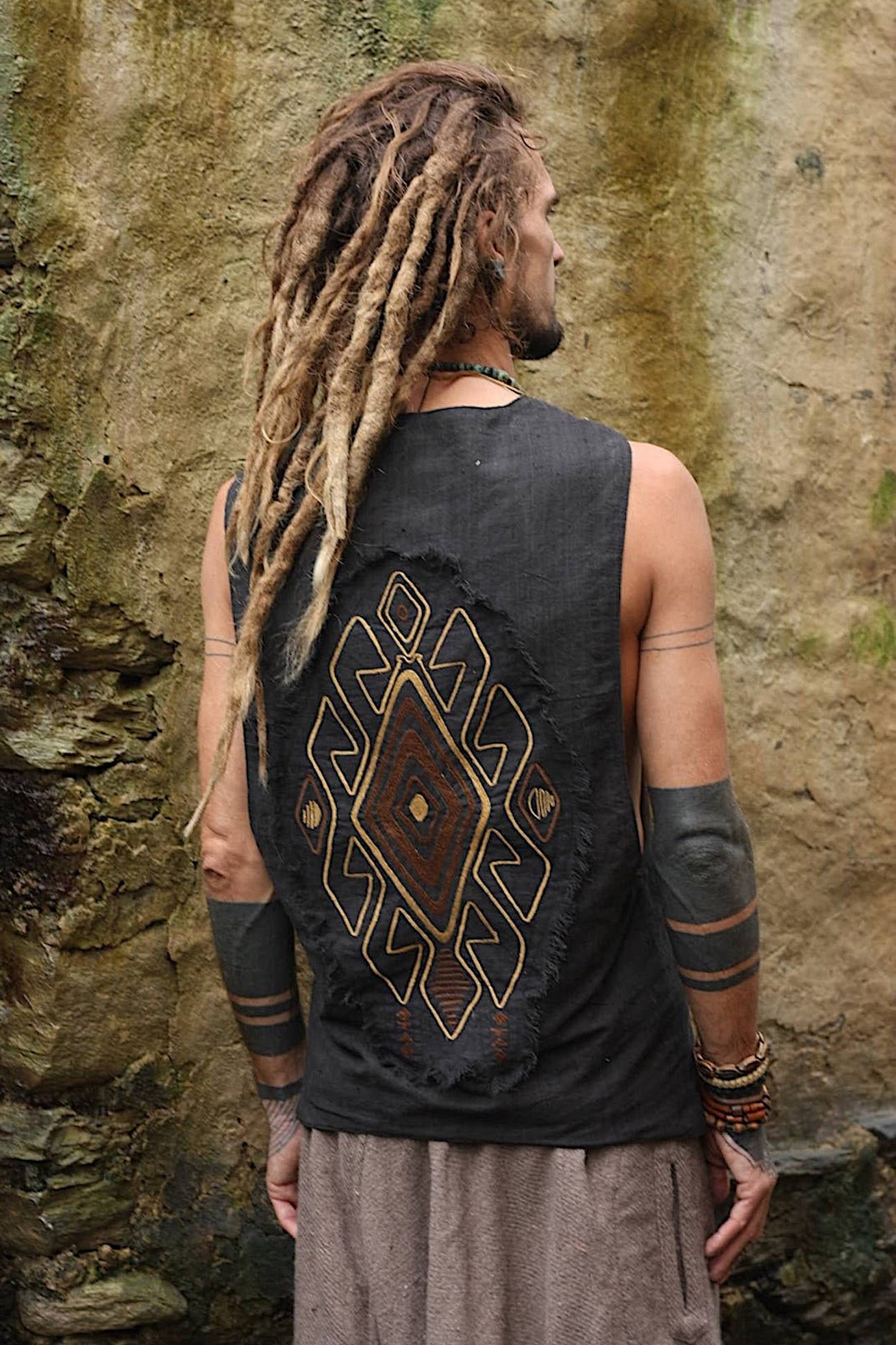 Black Embroidered Vest ⫸ Handwoven Cotton