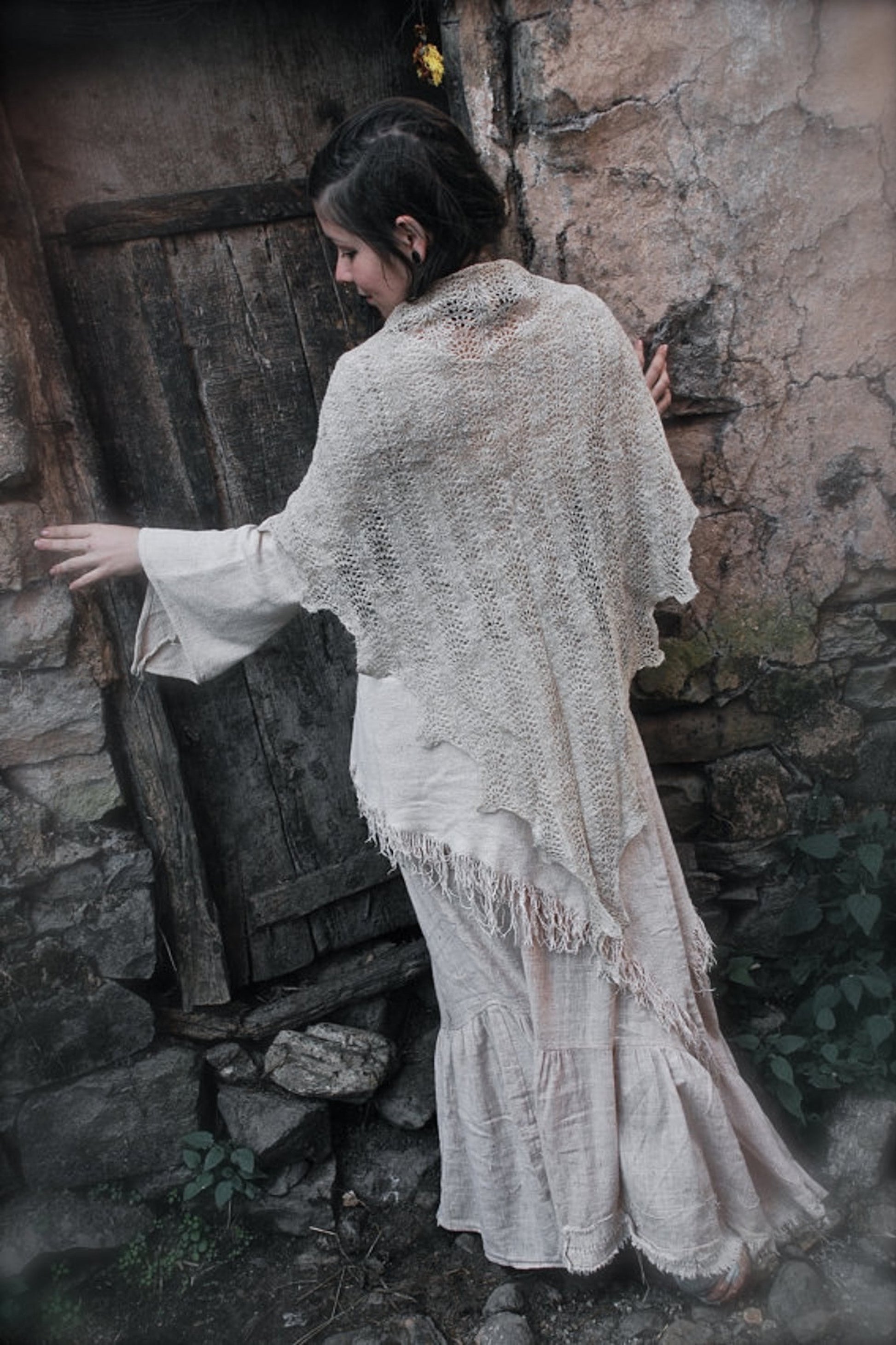 Wild Nettle Triangle Shawl «» Top «» Wrap Around