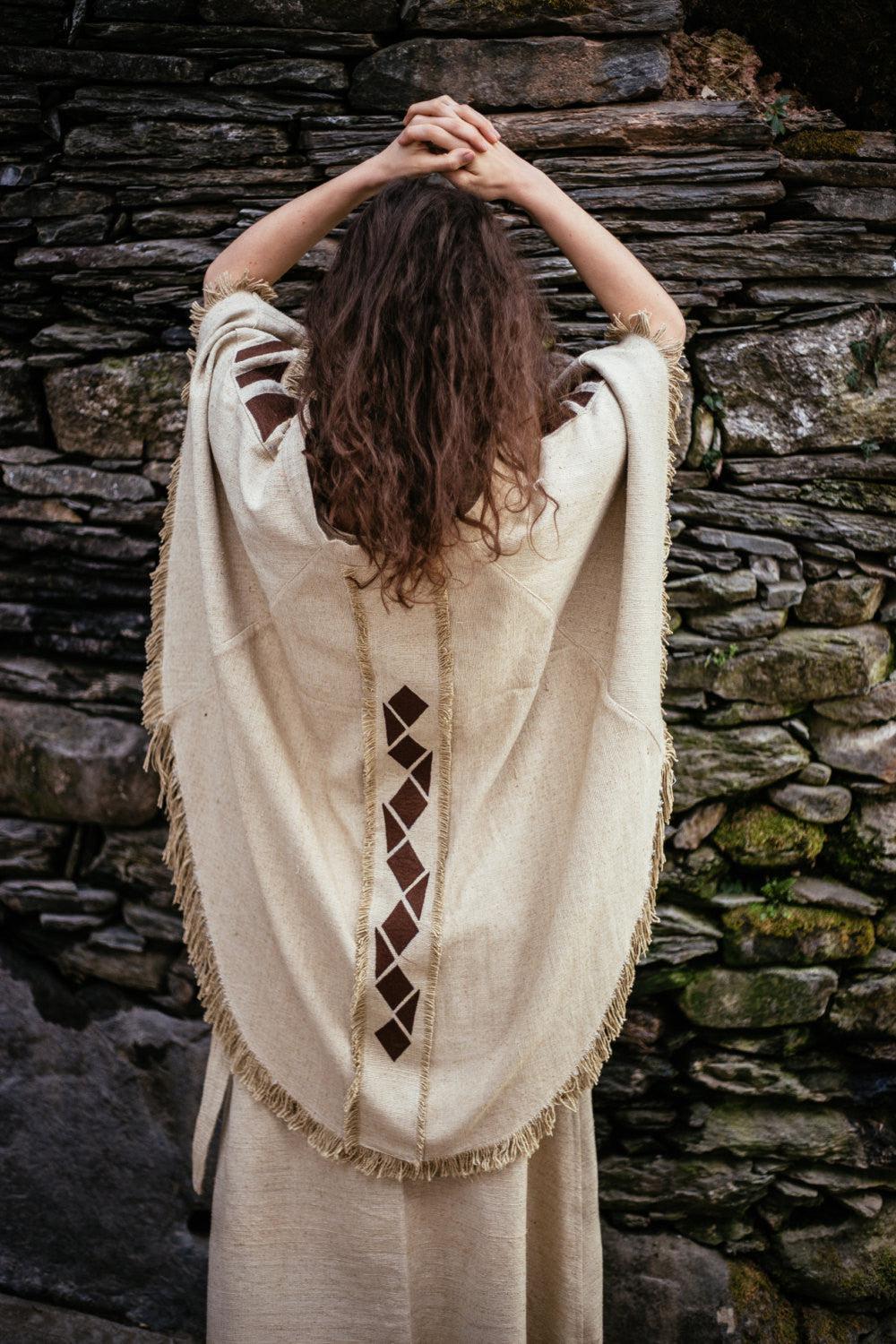 Poncho ~ Natural raw silk ~ Snake pattern ~