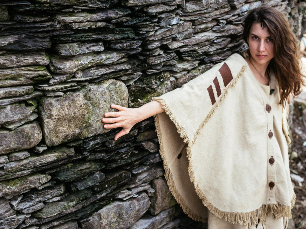 Poncho ~ Natural raw silk ~ Snake pattern ~
